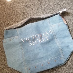 VICTORIA'S SECRET DENIM TOTE NWT 🛍🌹